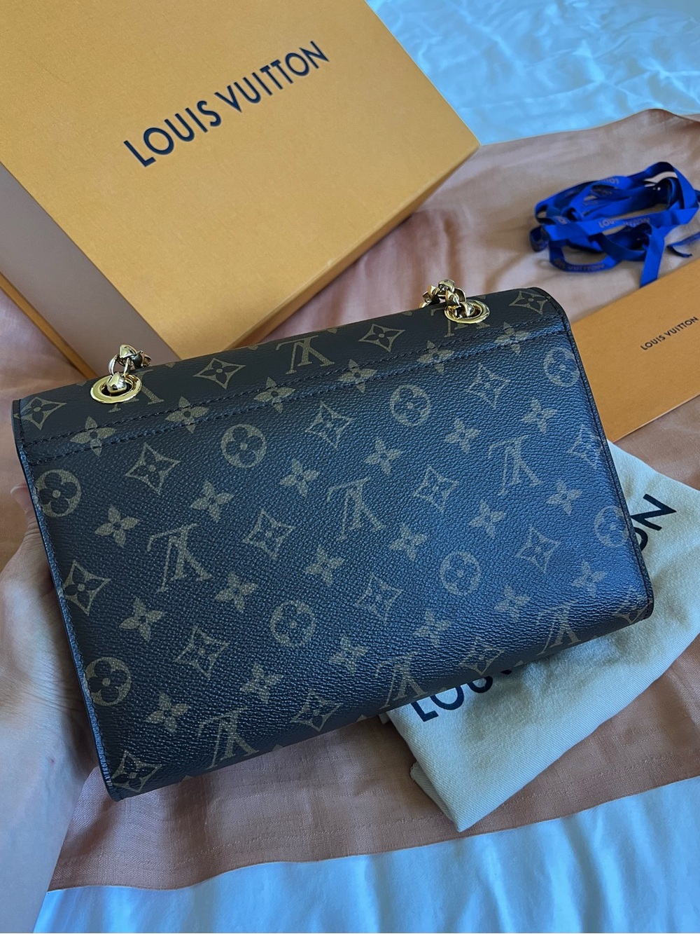 Louis Vuitton Monogram Shoulder Bag in Brown and Burgundy with Gold Hardware - Picture 4 of 13